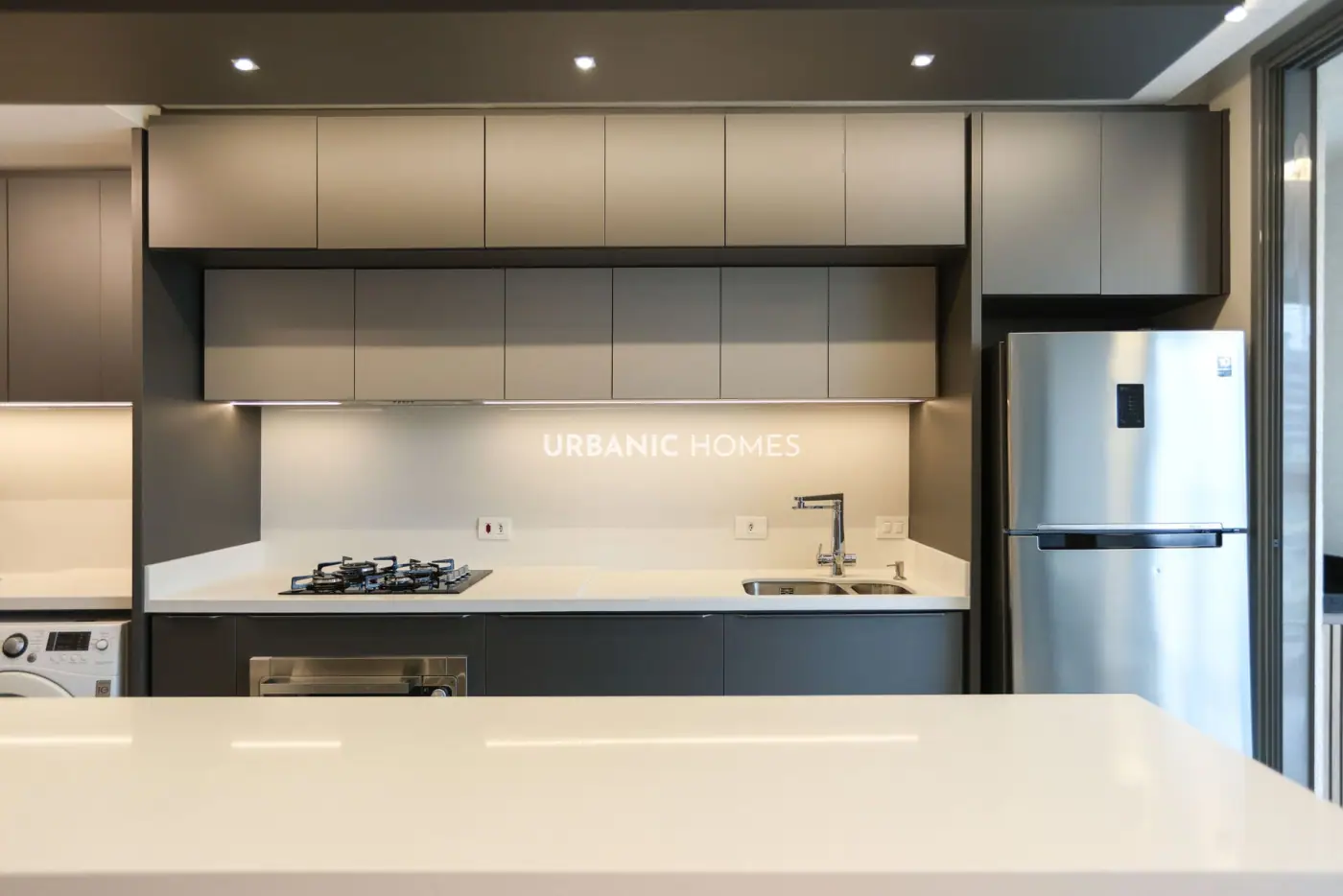 Bancada em silestone com cooktop e cuba