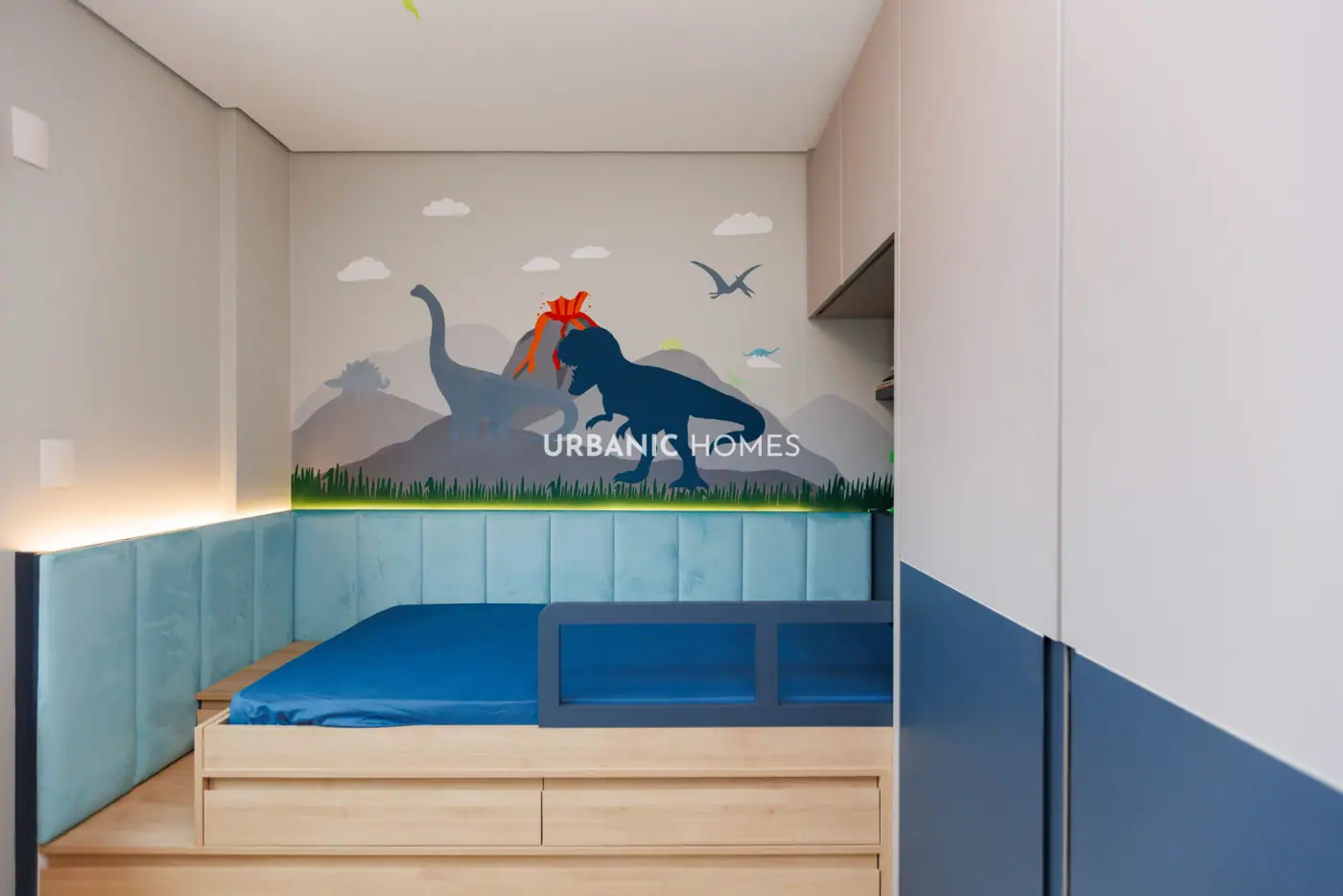 Cama com gavetas no quarto infantil